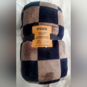 VS PINK throw blanket